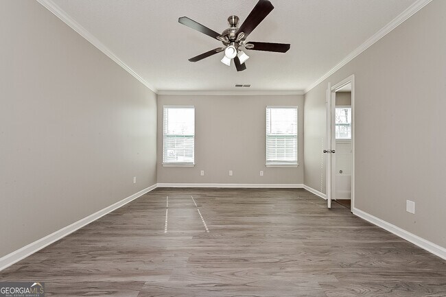 Building Photo - 325 Countryside Ln