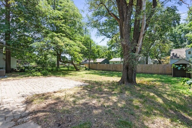 Building Photo - 7615 W 95th Terrace