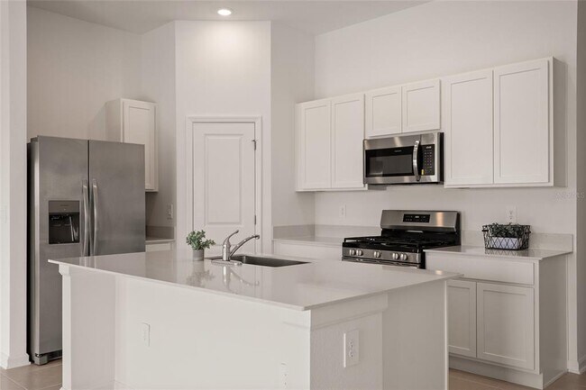 Building Photo - 7479 SANDSTONE Dr