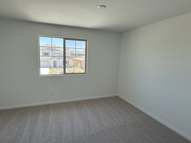 Building Photo - 4470 Hickory Ct