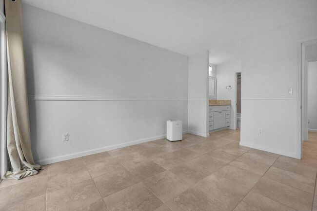 Building Photo - 4065 Harrison St