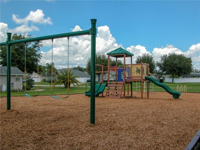 Building Photo - 1056 Princeton Dr