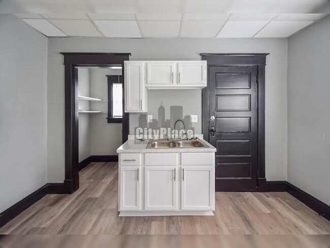 Building Photo - 117 N Euclid Ave