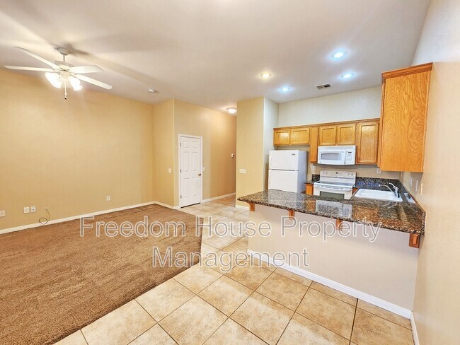 Building Photo - 1421 Star Rd