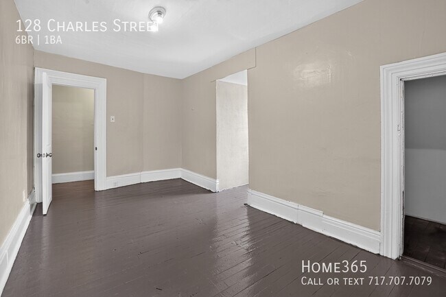 Building Photo - 128 Charles St
