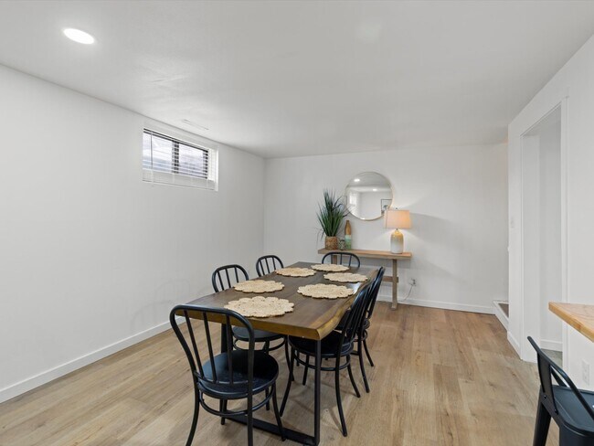 Building Photo - 4899 Sonata Dr