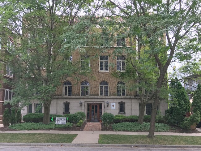 Building Photo - 2562 Prospect