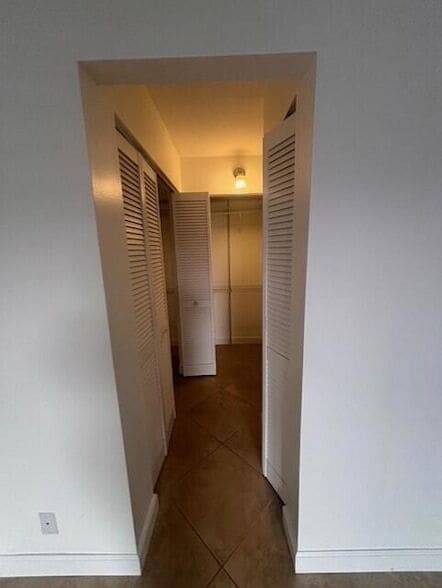 Building Photo - 203 Foxtail Dr