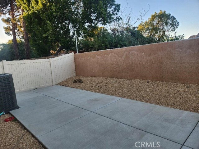 Building Photo - 938 W Jasmine Wy