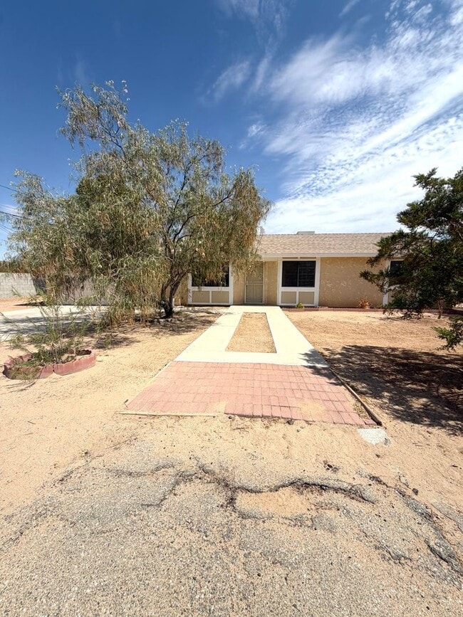 Building Photo - 71768 Buena Vista Dr