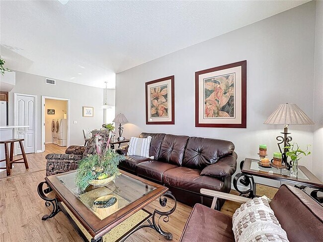 Building Photo - 526 Henley Cir