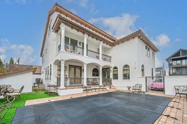 Building Photo - 112 S Rumson Ave