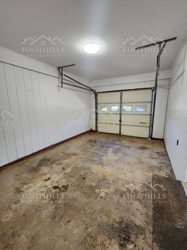 Building Photo - Spacious 3 Bedroom Home in Starr with Gara...