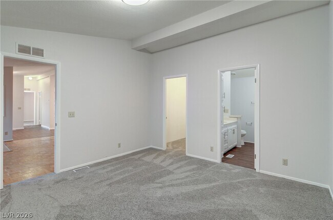 Building Photo - 5620 Hobble Creek Dr