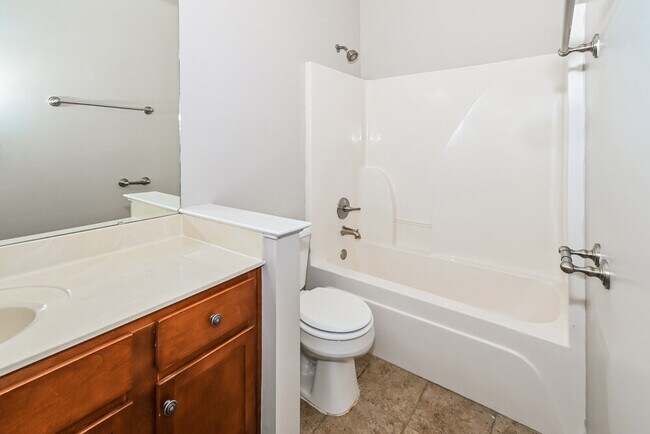 Building Photo - 1128 Averett Ln