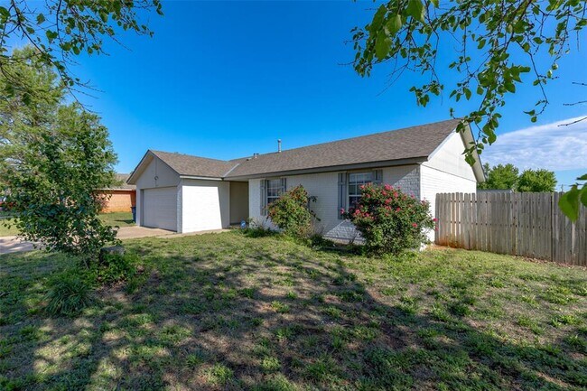 Building Photo - 907 W Tesio Way