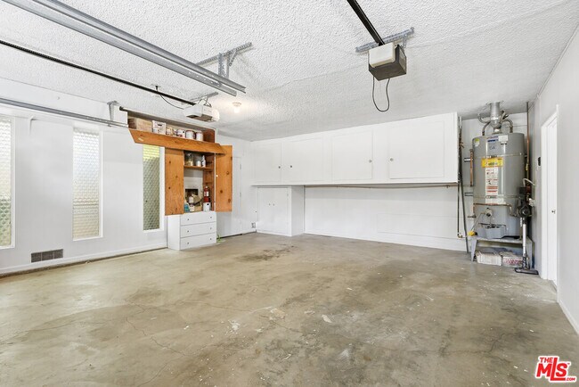 Building Photo - 11410 Canton Dr