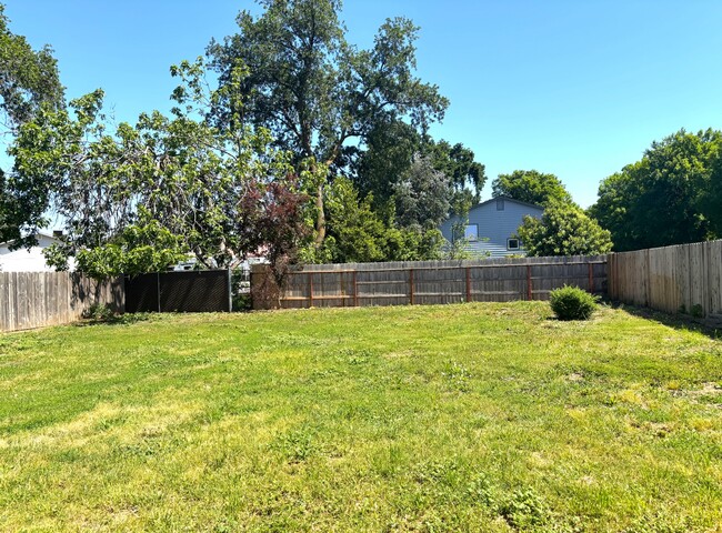 Building Photo - 2738 White Ave