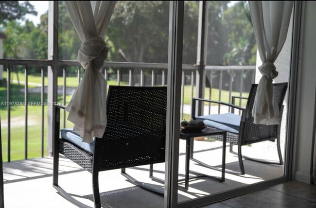 Building Photo - 8901 S Hollybrook Blvd