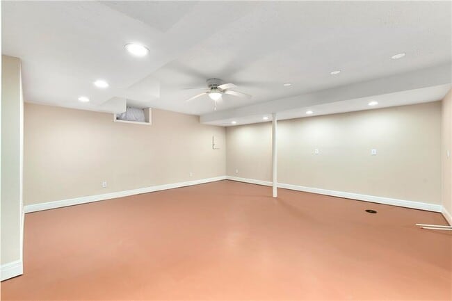 Building Photo - 5647 Antioch Rd