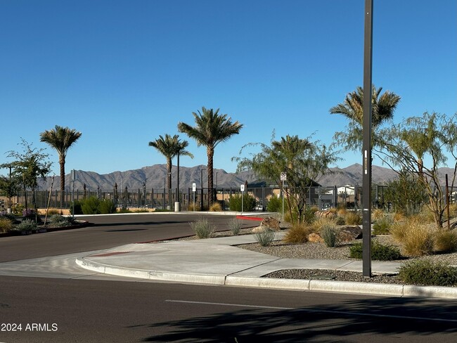 Building Photo - 16802 W Desert Mirage Dr