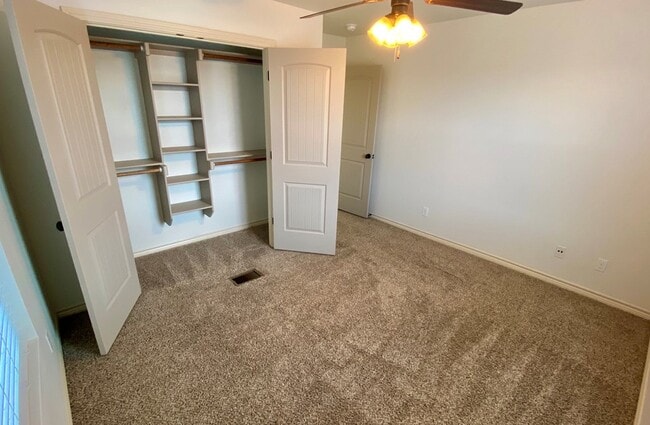 Building Photo - 7208 Manford Ln