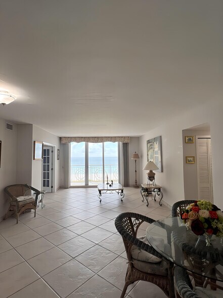 Building Photo - 5825 Collins Ave