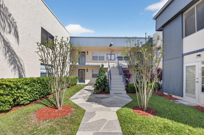 Building Photo - 173 Flanders C