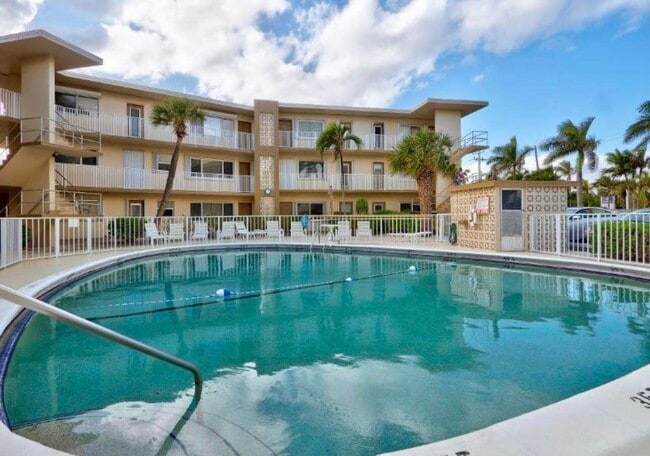 Building Photo - 3600 N Ocean Dr