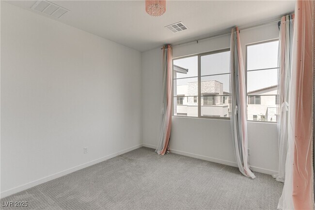 Building Photo - 6333 Redstone Hls Dr