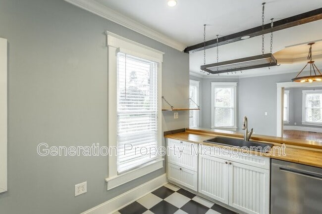 Building Photo - 1126 W Mississippi Ave