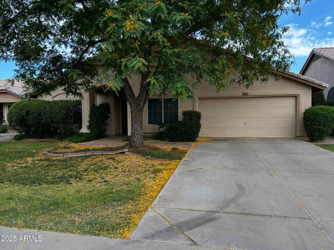 Primary Photo - 4525 E Grovers Ave