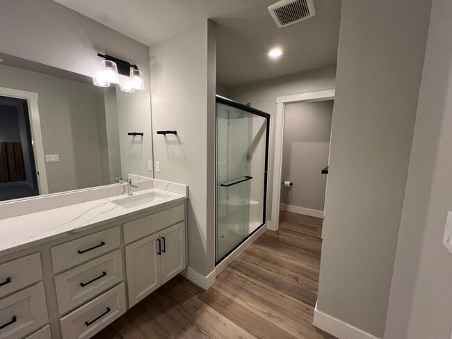 Building Photo - 11918 NE 108th St