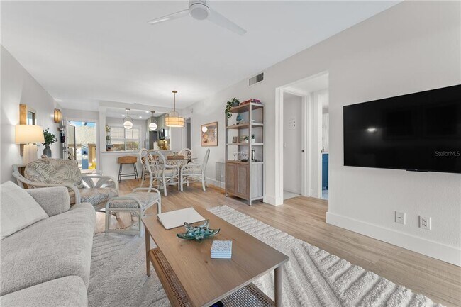 Building Photo - 6287 Bahia Del Mar Cir N