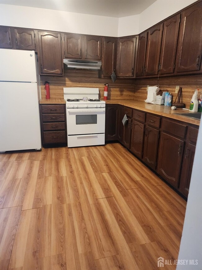 Building Photo - 47 Thorpe Ave