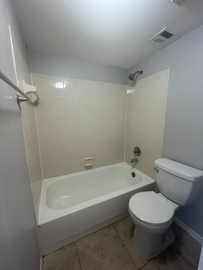 Building Photo - ONE BEDROOM ONE BATHROOM! Waterfront Commu...