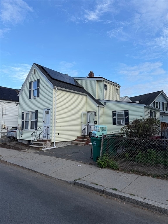 Building Photo - 16 Linden St