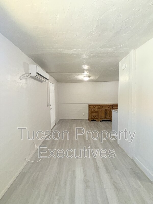 Building Photo - 234 E 32nd St