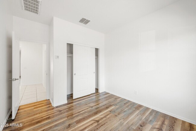 Building Photo - 2814 W Apollo Rd