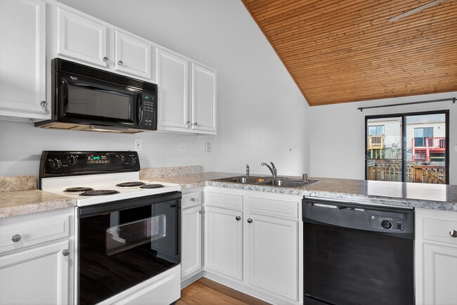 Building Photo - 2563 Crusaders Way