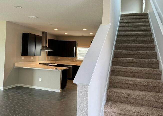 Building Photo - 657 Silver Landing Dr