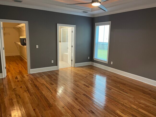 Building Photo - 5851 Vlg Rdg Wy