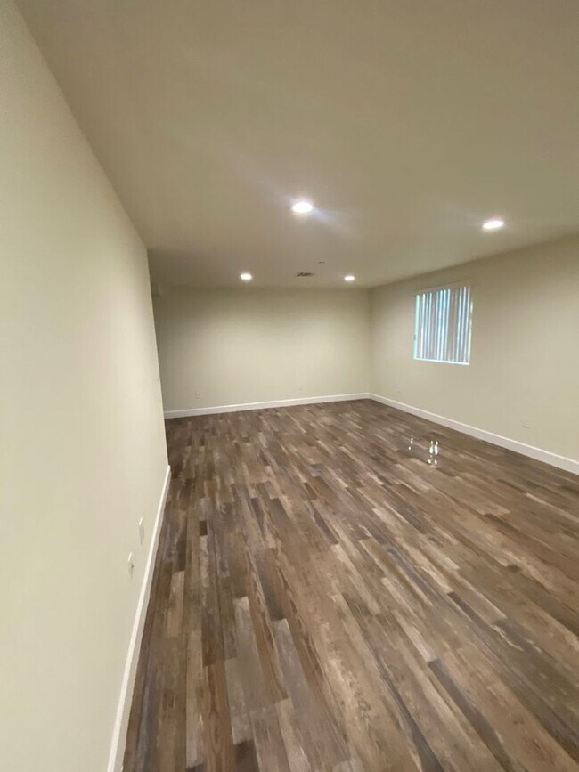 Building Photo - 23(1456,1458)