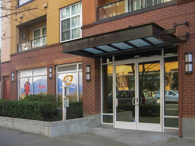 Primary Photo - The Greenlake Condominium