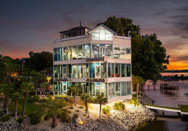 Building Photo - 8776 Harbor Cir