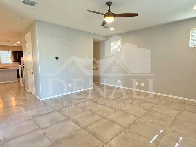 Building Photo - 731 W Winchester Dr
