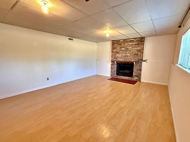 Building Photo - 2746 SE 73rd Ave