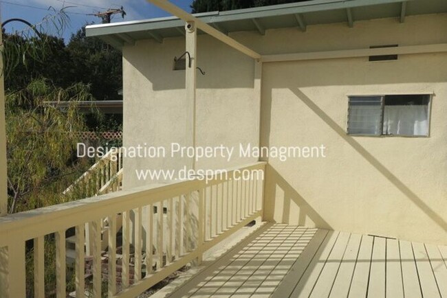 Building Photo - Whimsical 3 BR 2 BA Altadena Hills