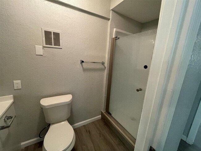 Building Photo - 3 BR/2.5BA | Newly Renovated Single Family Home | 1-Car Covered Parking | Gated backyard