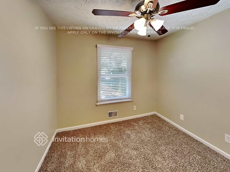 Building Photo - 1393 Mountain Overlook